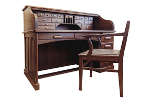 Стол-бюро «ГРИФОН» из массива дуба
